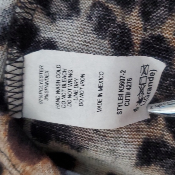 NWT Coco & Main Leopard tie front top Size Large - Picture 5 of 6